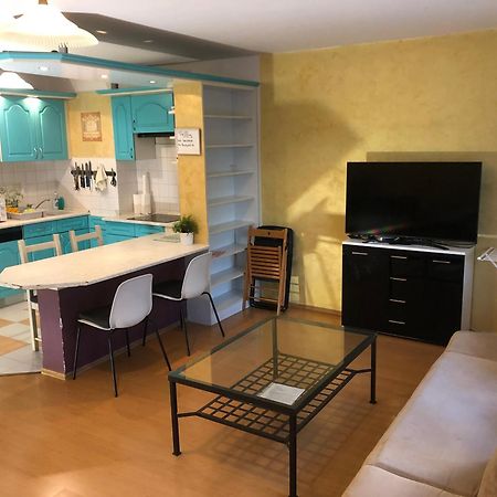 Large Apartment With Garage And Terrace Budapest Esterno foto